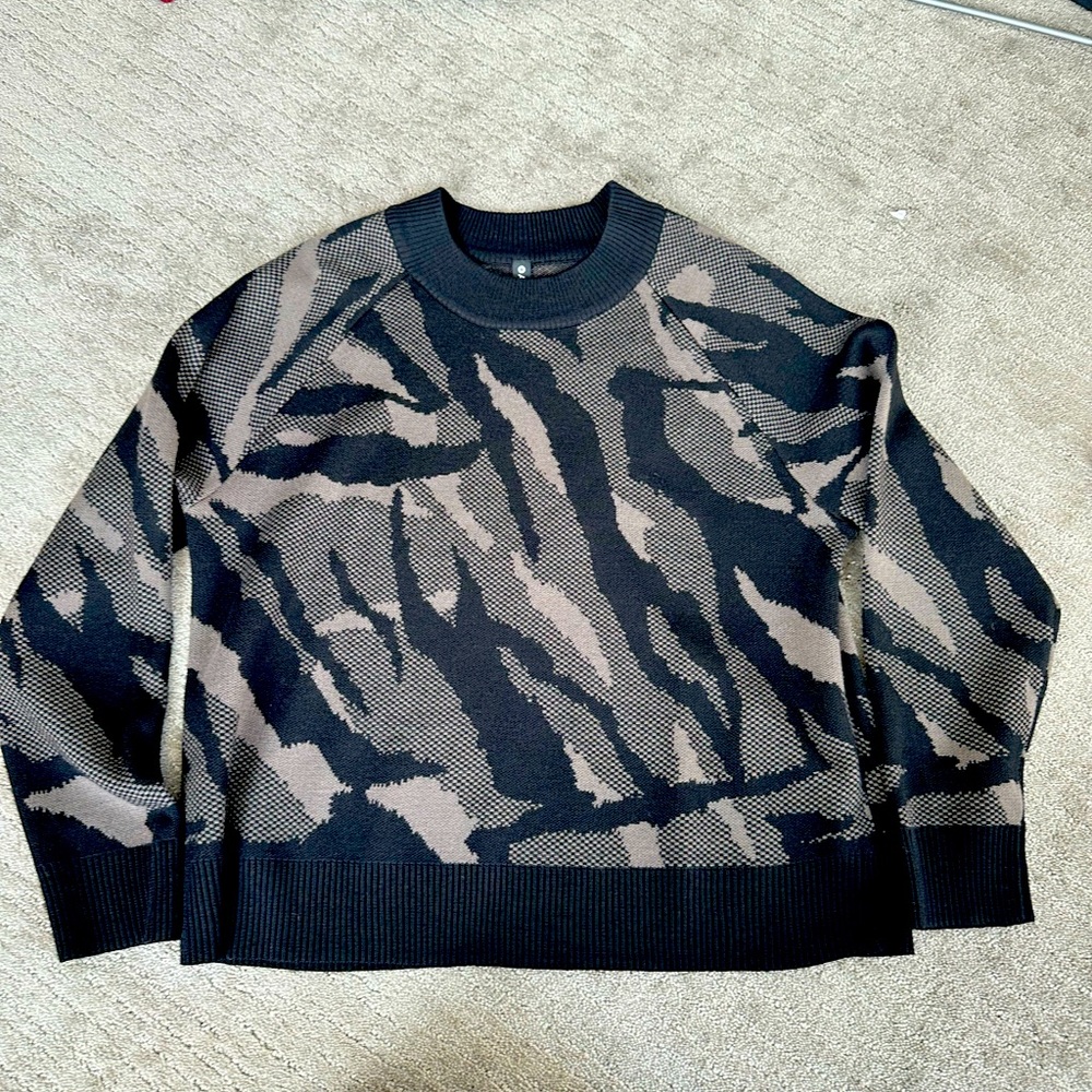 ATHLETA SWEATER. CROPPED. BLACK BROWN. LARGE. NWOT.